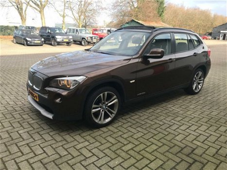 BMW X1 - xDrive20d Exec. 4x4 Navi Leer Panorama - 1