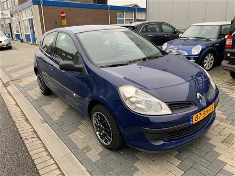 Renault Clio - 1.2-16V Authentique / nieuwe apk / NAP - 1