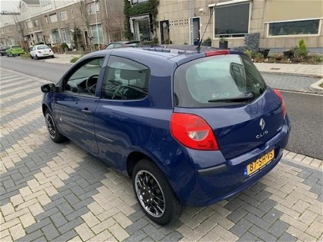 Renault Clio - 1.2-16V Authentique / nieuwe apk / NAP - 1