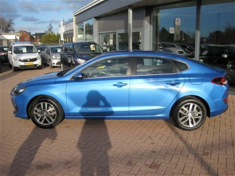 Hyundai i30 Fastback - 1.0 T-GDI First Edition*FASTBACK*MET FABRIEKSGARANTIE*AIRCO*CRUISE CONTROL* P - 1