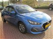 Hyundai i30 Fastback - 1.0 T-GDI First Edition*FASTBACK*MET FABRIEKSGARANTIE*AIRCO*CRUISE CONTROL* P - 1 - Thumbnail