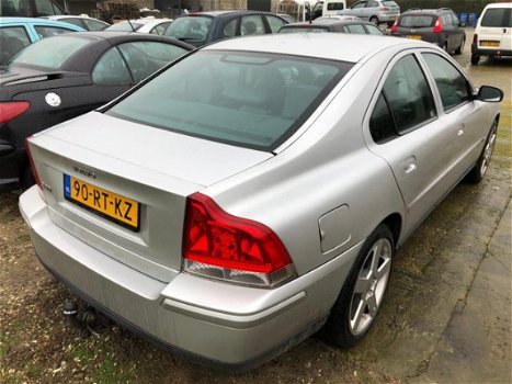 Volvo S60 - 2.4 Kinetic NAVI AUTOMAAT - 1