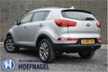 Kia Sportage - 1.7 CRDI BusinessLine Climate control/Cruise control/Parkeersensoren achter/Trekhaak - 1 - Thumbnail