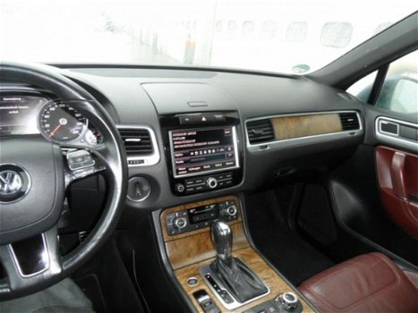 Volkswagen Touareg - 3.0 TSI Hybrid Highline - 1