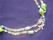 Goudkleurige ketting met groene en blauwe kralen - 2 - Thumbnail