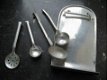 Antiek aluminium lepelrek voor in een grotere poppenhuis keuken...jaren 40 - 2 - Thumbnail