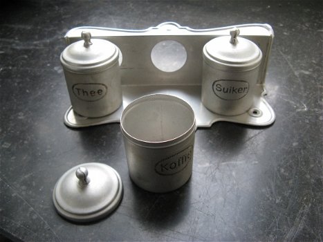 Antiek aluminium rekje: thee, koffie suiker voor in een grotere poppenhuis keuken...jaren 40 - 3