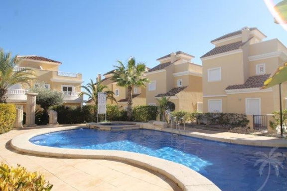 Uw vakantiehuis in LA MATA met balkon en solarium bij zwembad - nr. 1