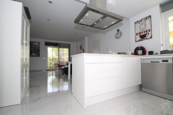 Uw vakantiehuis in LA MATA met balkon en solarium bij zwembad - Afbeelding 2