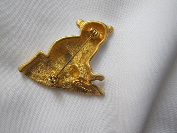 Broche Danecraft goudkleurig en wit emaille ijsbeertje 3.1x3.4 cm - Afbeelding 4