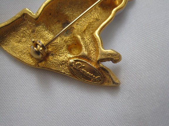 Broche Danecraft goudkleurig en wit emaille ijsbeertje 3.1x3.4 cm - Afbeelding 5