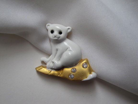 Broche Danecraft goudkleurig en wit emaille ijsbeertje 3.1x3.4 cm - Afbeelding 6