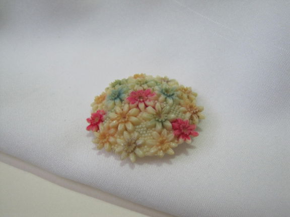 Broche celluloid gekleurde bloemetjes - Occupied Japan 2.9 cm. - Afbeelding 3