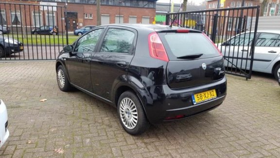 Fiat Grande Punto - 1.4 Dynamic / 5DRS/ AUTOMAAT/ BOEKJES AANW./ NIEUWE APK - 1