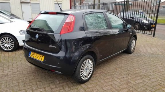 Fiat Grande Punto - 1.4 Dynamic / 5DRS/ AUTOMAAT/ BOEKJES AANW./ NIEUWE APK - 1