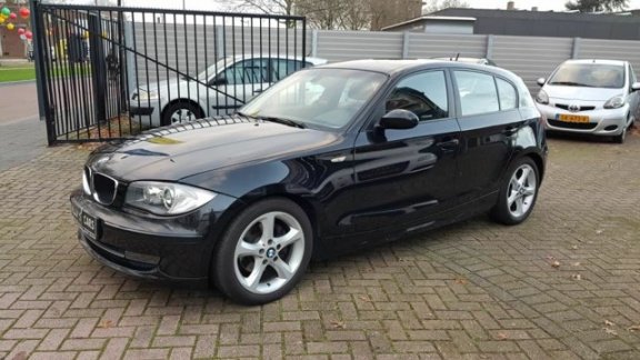 BMW 1-serie - 120i Executive / NIEUWE APK/ NAP/ BOEKJES AANW - 1