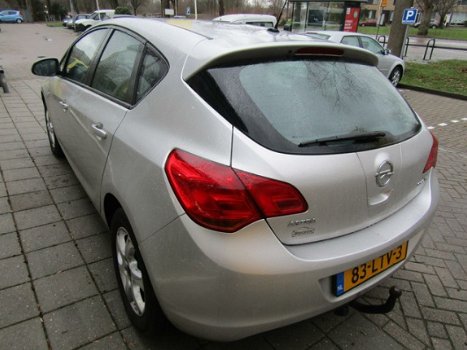 Opel Astra - 1.4 EDITION L.M. VELGEN/TREKHAAK - 1