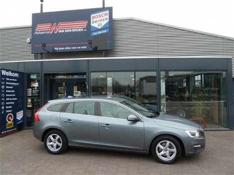 Volvo V60 - D3 150pk Nordic+NAV.PDC.LEDER.CAMERA STANDKACHEL. EERSTE EIG - 1