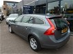 Volvo V60 - D3 150pk Nordic+NAV.PDC.LEDER.CAMERA STANDKACHEL. EERSTE EIG - 1 - Thumbnail