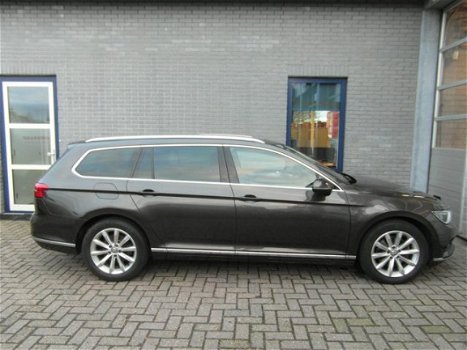 Volkswagen Passat Variant - 2.0 TDI Highline Inclusief Afleveringskosten - 1