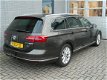 Volkswagen Passat Variant - 2.0 TDI Highline Inclusief Afleveringskosten - 1 - Thumbnail