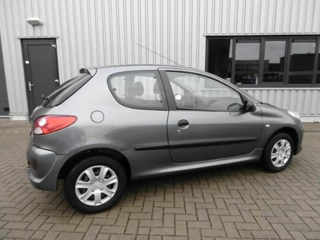 Peugeot 206 - 1.1 XR Airco Bouwjaar 2009 - 1