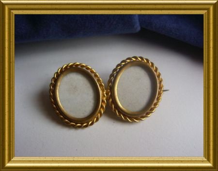 Oude dubbele foto broche - nr. 1