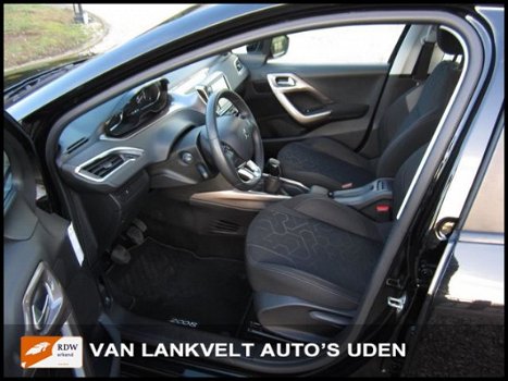 Peugeot 2008 - 1.2 VTi Active Airco, Cruise, LM velgen - 1