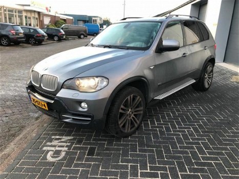 BMW X5 - 4.8i Executive - 1