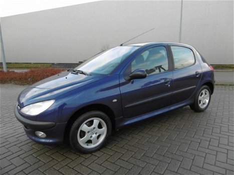 Peugeot 206 - 1.4 Gentry Airco Clima 5 Deurs Apk t/m 2020 - 1