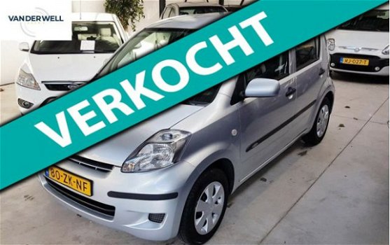 Daihatsu Sirion 2 - 1.3-16V Comfort - Automaat, Trekhaak, AUX - 1