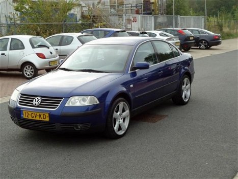 Volkswagen Passat - 2.3 V5 Trendline .NAP.Airco Met Nieuw APK - 1