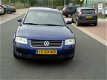 Volkswagen Passat - 2.3 V5 Trendline .NAP.Airco Met Nieuw APK - 1 - Thumbnail