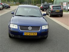 Volkswagen Passat - 2.3 V5 Trendline .NAP.Airco Met Nieuw APK