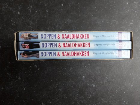 Noppen & Naaldhakken Seizoen 1 (Footballers Wives) (3DVD) Origineel - 1