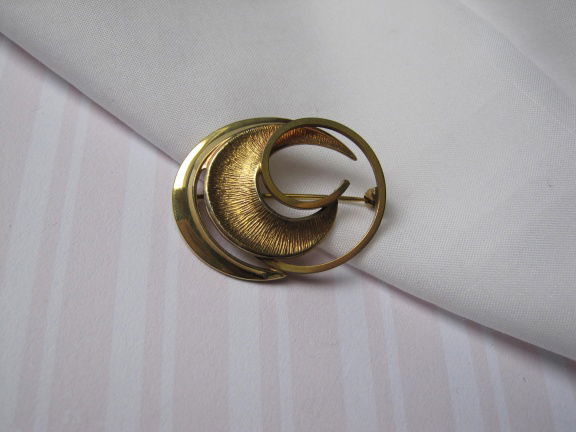 Broche antiek verguld krulmodel Kordes&Lichtenfeld 3.6x2.8 cm - nr. 1
