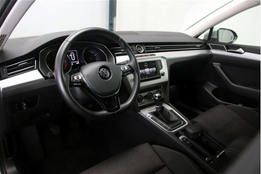 Volkswagen Passat Variant - 1.6 TDI Highline Xenon-Led Navi ParkAssist 200x Vw-Audi-Seat-Skoda - 1
