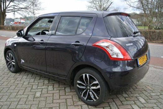 Suzuki Swift - 1.2 Style 5-deurs Leder / Navigatie - 1