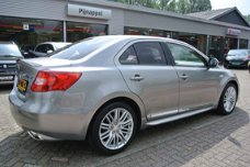 Suzuki Kizashi - 2.4 Exclusive Sport 4WD AUTOMAAT