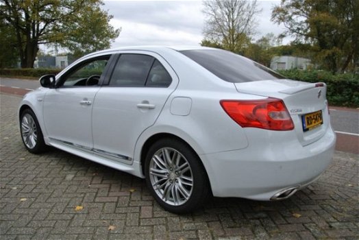 Suzuki Kizashi - 2.4 Exclusive Sport 2WD Airco/Navi/Trekhaak - 1