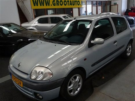 Renault Clio - 1.4-16V Expression Stuurbekrachtiging Trekhaak - 1