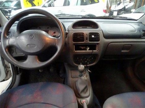 Renault Clio - 1.4-16V Expression Stuurbekrachtiging Trekhaak - 1