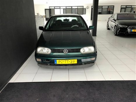 Volkswagen Golf - 1.6 GL - 1