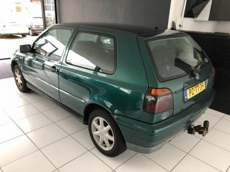 Volkswagen Golf - 1.6 GL - 1