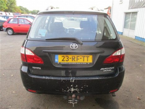 Toyota Avensis Verso - 2.0 D-4D - 1