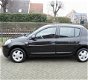 Dacia Sandero - 1.2 Blackline Luxe Airco/ 1e eigenaar RIJKLAAR - 1 - Thumbnail