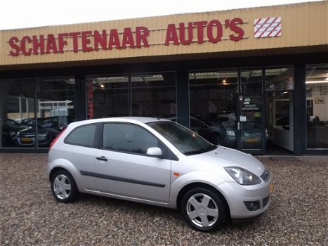 Ford Fiesta - 1.3-8V Futura met trekhaak nieuwe apk 06-09-2020 - 1