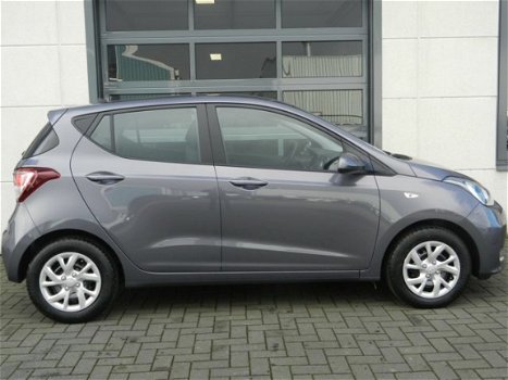 Hyundai i10 - 1.0i Comfort VAN € 14.095, - VOOR € 11.845, - 1