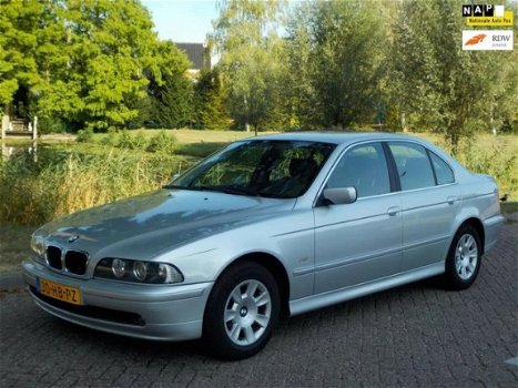 BMW 5-serie - 520i Executive 2001 Automaat NAP Youngtimer Trekhaak Angel eyes - 1