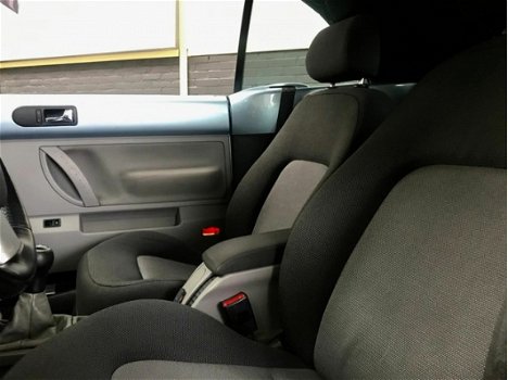 Volkswagen New Beetle Cabriolet - 1.6 Turijn Comfort - 1
